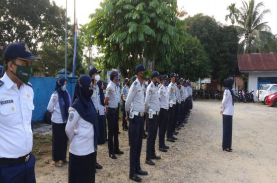 PENERAPAN ATURAN PAKAIAN DINAS PADA DINAS PERHUBUNGAN KABUPATEN KAMPAR