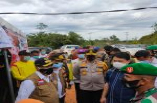 Gubernur Riau dan Bupati Kampar Tinjau Persiapan Pos Cek Point