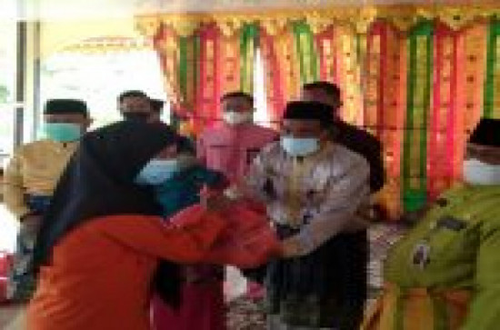 Pembagian Sembako dalam Memeriahan Hari Jadi Kabupaten Kampar ke 71